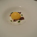 リストランテ カノフィーロ - パッションフルーツのソルベ　ヨーグルトのスープと大葉　チョコレートのジェラティーナ