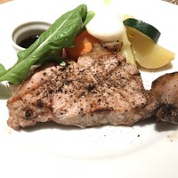 Osteria UVA RARA 横浜 - 炭火焼きランチBセットの、新潟県産黄金豚ロースの、炭火焼