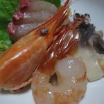 観光荘 - ボタンエビに生のホッキ貝、そしてブリ