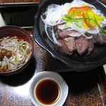 観光荘 - 二の膳には焼肉とお蕎麦