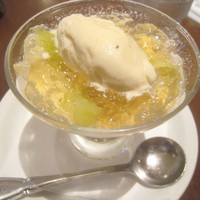 BISTRO DOUBLE - メロンのムースと白ワインのジュレ カクテル仕立て