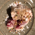 焼き鳥 とりら - 淡雪塩で頂く白レバーとハツの刺しは、レバーが淡雪の様に口の中で溶けて無くります！