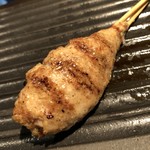 焼き鳥 とりら - 贅沢にもセセリをベースに凡ゆる部位を混ぜ合わせ自ら挽いた捏は生から丁寧に焼かれ肉汁が迸ります！