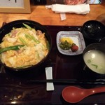 地鶏料理 味千両 - 親子丼(京風&雌鶏) ¥780