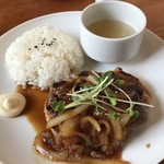 FUN SPACE DINER - 土日祝限定！スペシャルランチ ドリンクバー＆特製デリブッフェ付 じっくり漬け込んだ豚の生姜焼き 1500円