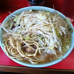 ラーメン二郎 - ①ラーメン（野菜・ニンニク少し￥600）80点2011/08/05訪問