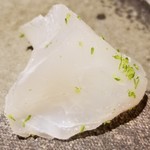 馳走 啐啄一十  - ⑧真鯛 (山口県周防大島産・30%放血の脱水仕込み・7日寝かせ)
      時期は産卵から回復してきました
      広島の魚市場に揚がる真鯛で一番良いものを競り落としており、極上の素材を卓越した技術で提供されています