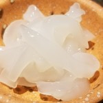 馳走 啐啄一十  - ⑪障泥烏賊(アオリイカ)(山口県産・5日寝かせ)
      産卵期は春～初夏、旬は初春～夏。
      烏賊らしい食感と5日寝かせの旨みが両立する仕上がりもまた良いです。