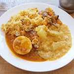 ヴェヌス サウス インディアン ダイニング - ランチビュッフェ(1000円) この日はチキンビリヤニ、エッグチリカレー、冬瓜のクートゥ、ミックスベジPERATTAL(なんて読むんだろう)