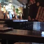 純米酒とお出汁 雲母 - カウンター席