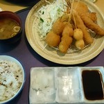 Kushikatsukushitaroujemusuyama - 串太郎定食990円(ミックス串9本)