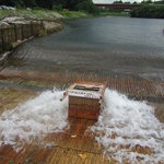 黒羽観光やな - 透き通った水に魚が。。。