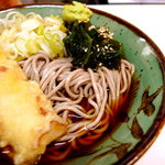 つくば本店 - 端正な麺は お汁の香りもよく 味わいも奥行きがあり 鄙には稀なモノとなっています。