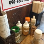 濃厚煮干しそば 麺匠 濱星 - 卓上