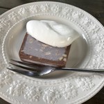 旦念亭 - 冷凍のチョコレートケーキ