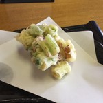 そば処 砂武縞 - ネギとゲソのかき揚げ