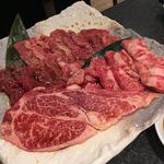 金海 - 金海のお気に入り焼肉盛合せ5980円2.5人で計10880円