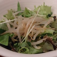 グリル満天星 麻布十番 新宿店 - 乾いて萎びたサラダ