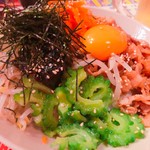 h Okinawa Izakaya Paradaisu - 夏バテ気味でもピリ辛で食欲全開！今日のまかないメシはゴーヤー入りビビンバ丼！！ 