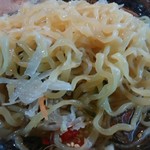 台湾料理 美味仙 - 「サラダ冷麺セット」の　平たいちぢれ麺