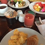 Club 55 - 朝はビュッフェに変身！