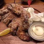 Karaage To Izakaya Meshi Miraizaka - 清流若どり モモ一本グローブ揚げ