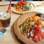 誰もいないカフェ