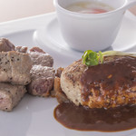 ハンバーグ&とんこつカレーの店 洋食バル マカロニ食堂