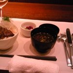 厳選洋食さくらい - 牛もも肉のステーキ丼（ハーフ）