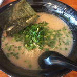 博多とんこつラーメン　しろひげ - 