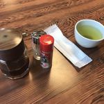 宝家 - テーブルにあったものとお茶
