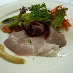 ビストロ　トロワキャール - 前菜　霧島豚とサーモン