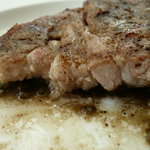 ビストロ　トロワキャール - この肉厚を見よ！