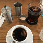Cafe tori - ランチのホットコーヒーとアイスコーヒー