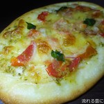 こむぎ - トマトバジルピザ