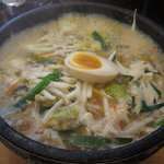 石焼野菜しょうゆらーめん（750円）