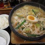 石焼野菜しょうゆらーめん（750円）