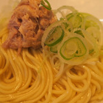 らーめん芝浜 - 小麦三昧＜生揚げ醤油の低加麺まぜそば＞ズームアップ