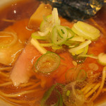 らーめん芝浜 - 小麦三昧＜らーめん（お醤油）＞ズームアップ