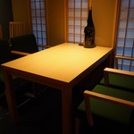 鮨　大和 - 店内（テーブル席）