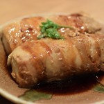 手羽先専門店 はねあげ - 厚揚げの肉巻き　２５０円