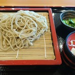 お食事処たまちゃん - ざるそば。地元産蕎麦粉十割で500円はありがたい。