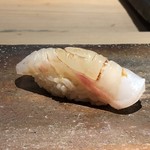 菊鮨 - 鯛（壱岐）・・4日寝かせた品。熟成度がよく美味。