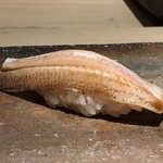 菊鮨 - ◆キス・・水分を抜かないように〆てあるので、旨みが凝縮されています。