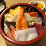 Okame Zushi - ちらし鮨 竹 1180円。