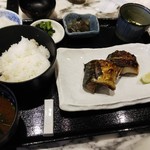 炭火魚 旬彩料理 坂本 - サバ塩焼き