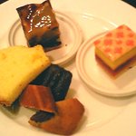 食人 - マロンケーキ、謎ケーキ、フィナンシェ、シフォン、カヌレ