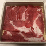 Shaoweya Nshabu Shabu - 薬膳火鍋ランチ（ヘルシー山珍湯、牛肉） ¥980 の牛肉
