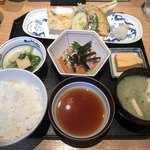 田中田式海鮮食堂 魚忠 - 本日のお刺身と選べるメイン膳