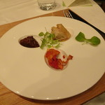 フェリス - ーCarneー 天城軍鶏　静岡の牛　トリッパ　陽 y イベリコ豚のロースト